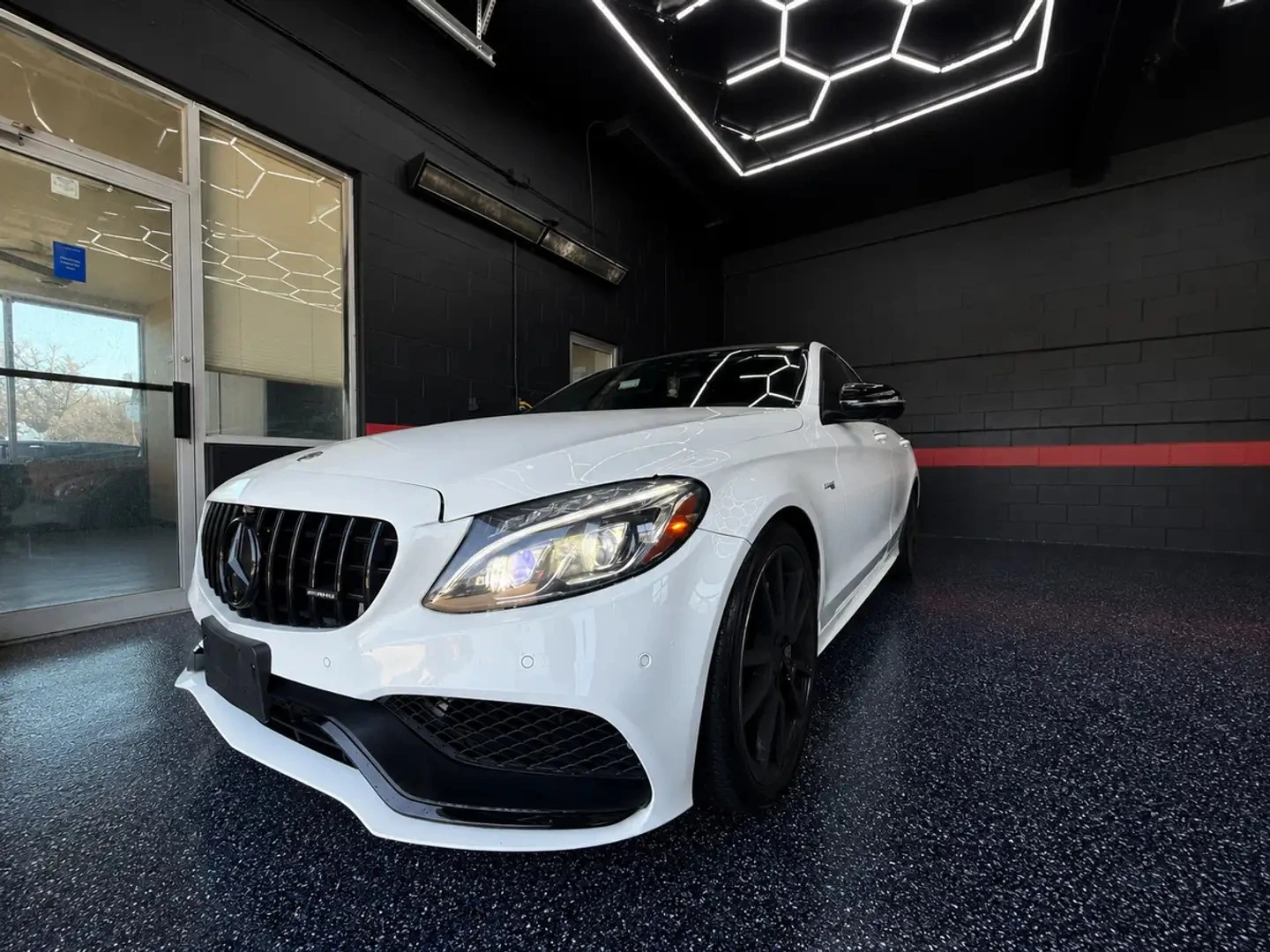 Mercedes-Benz C 43 AMG 4MATIC* КОЖА* ПОДГРЕВ* ОБДУХВ* BURMASTER* PANO* 36 | Auto.bg — изображение 1 Mercedes-Benz C 43 AMG 4MATIC* КОЖА* ПОДГРЕВ* ОБДУХВ* BURMASTER* PANO* 36 | Auto.bg — изображение 1