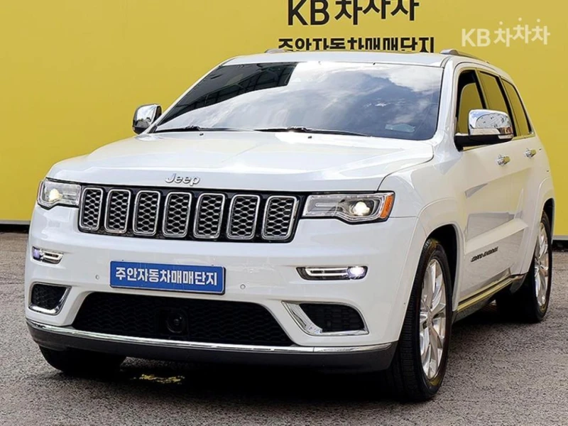 Jeep Grand cherokee 3.6 SUMMIT HARMON KARDON/PANORAMA/360CAM - 18440 € / 36065.51 лв. - 48838982 1 | Car24.bg Jeep Grand cherokee 3.6 SUMMIT HARMON KARDON/PANORAMA/360CAM - 18440 € / 36065.51 лв. - 48838982 1