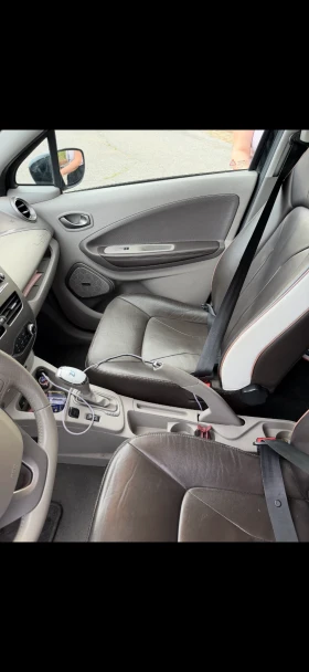 Renault Zoe 41kw Bose* Всички екстри - 9200 € - 75992985 6 | Car24.bg Renault Zoe 41kw Bose* Всички екстри - 9200 € - 75992985 6