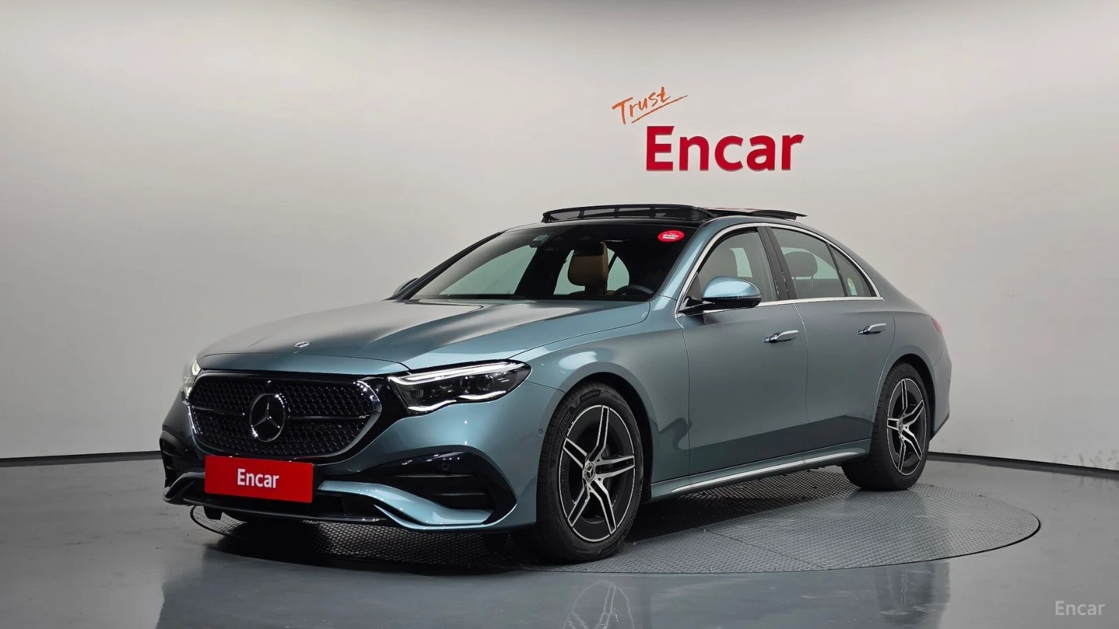 Mercedes-Benz E 300 4MATIC AMG LINE| HUD| 360| ОБДУХ| MEMORY| ACC | Auto.bg — изображение 1 Mercedes-Benz E 300 4MATIC AMG LINE| HUD| 360| ОБДУХ| MEMORY| ACC | Auto.bg — изображение 1