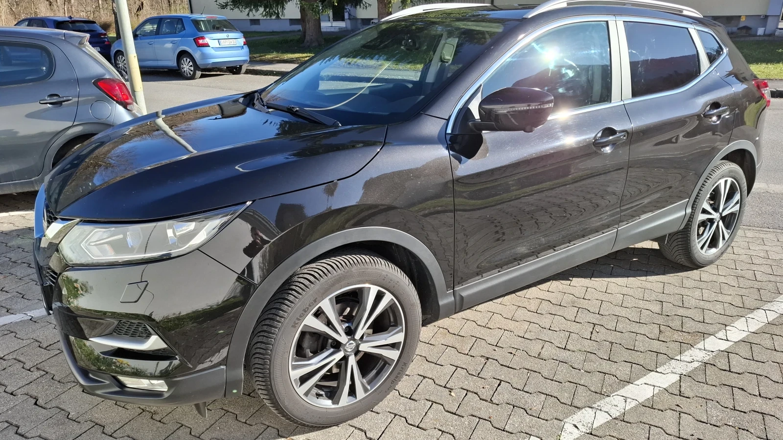 Nissan Qashqai 1.3 DIG-T N-Connecta   140 к.с. - изображение 2 | Auto.bg Nissan Qashqai 1.3 DIG-T N-Connecta   140 к.с. - изображение 2