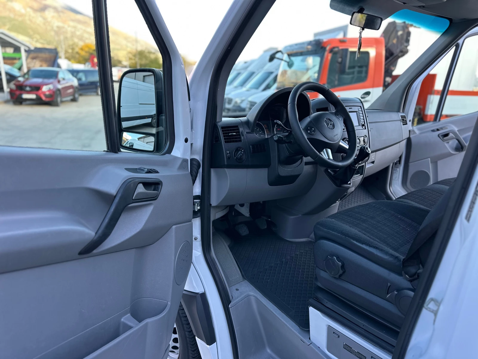 Mercedes-Benz Sprinter 316 9-Местен!FULL!ТОП!КЛИМА! - изображение 10 | Auto.bg Mercedes-Benz Sprinter 316 9-Местен!FULL!ТОП!КЛИМА! - изображение 10