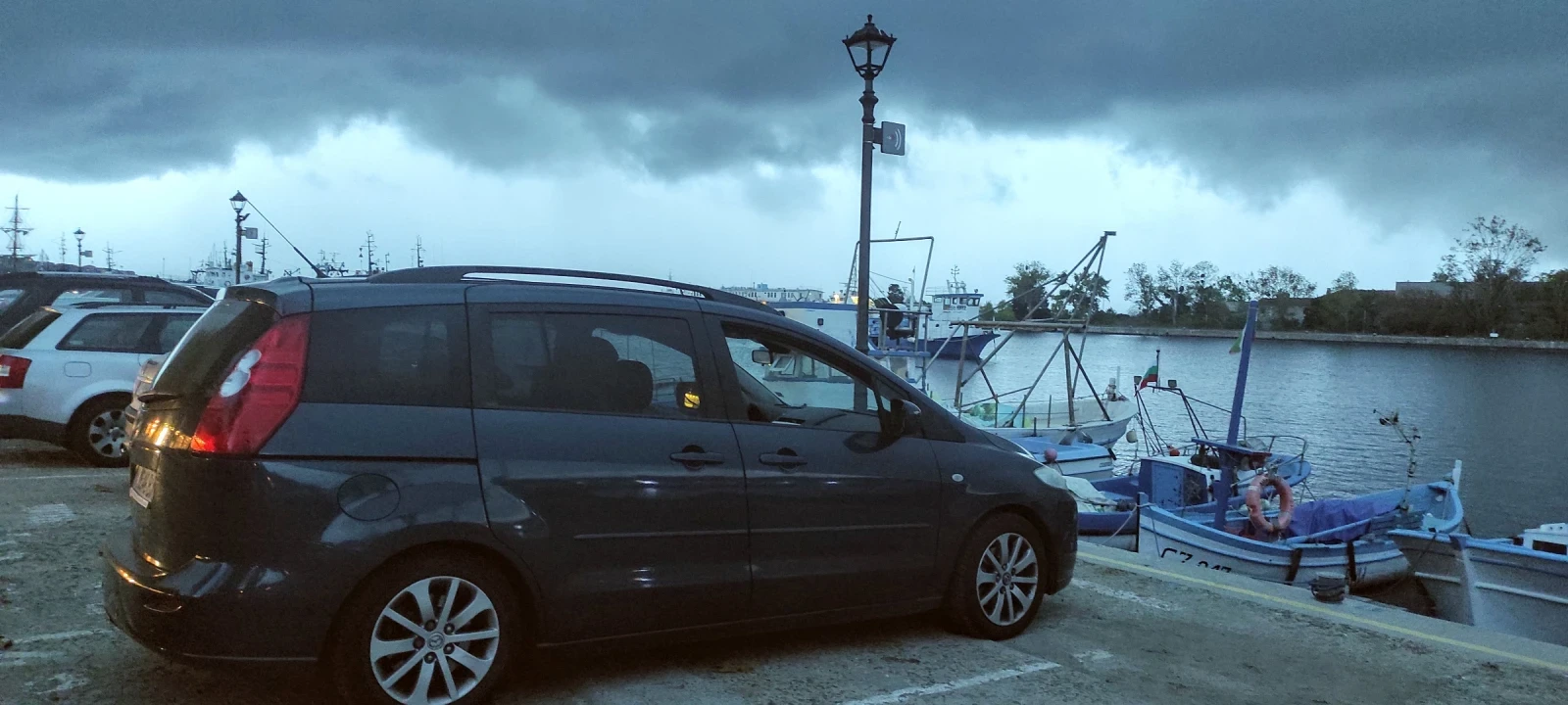 Mazda 5 7местен мини ван. - изображение 8 | Auto.bg Mazda 5 7местен мини ван. - изображение 8