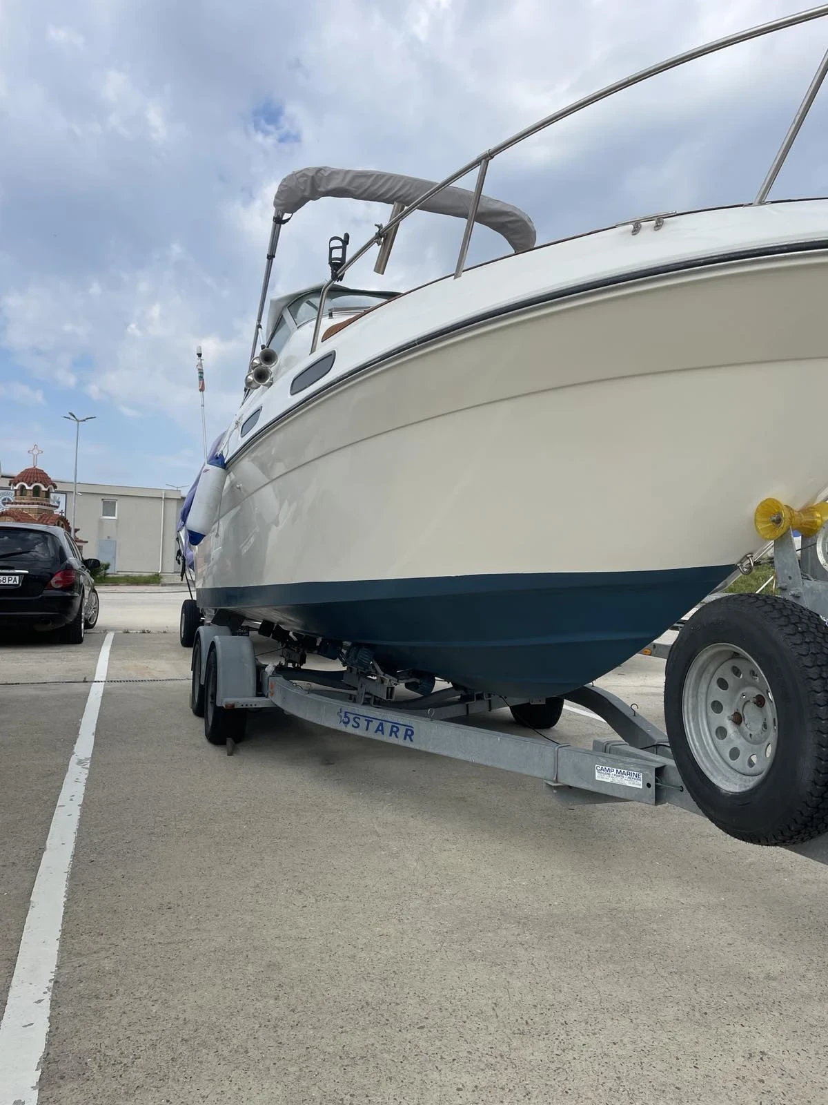 Моторна яхта Sea Ray Sundancer 230DA - изображение 2 | Auto.bg Моторна яхта Sea Ray Sundancer 230DA - изображение 2