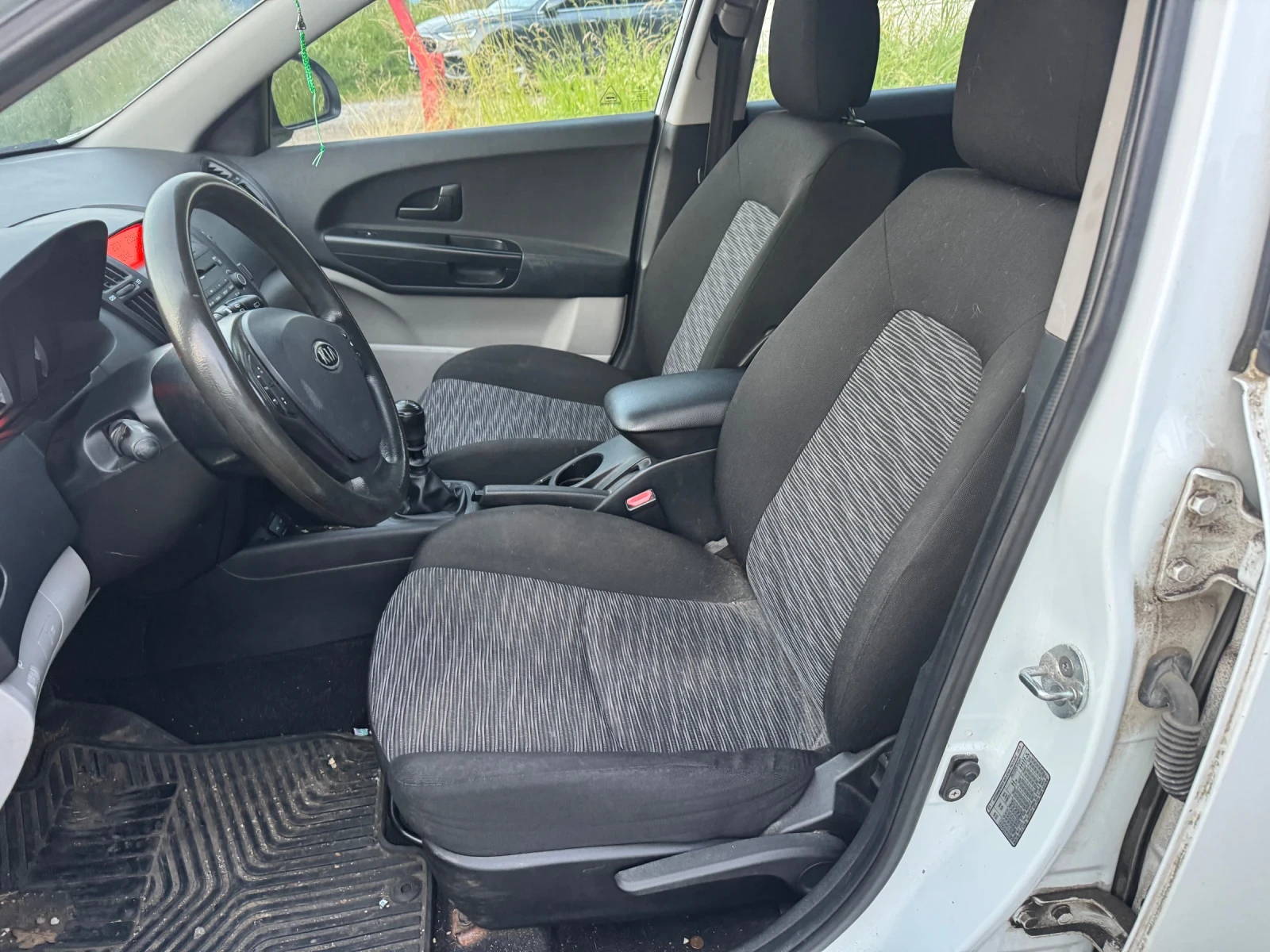 Kia Ceed 1.6CRDi - изображение 6 | Auto.bg Kia Ceed 1.6CRDi - изображение 6