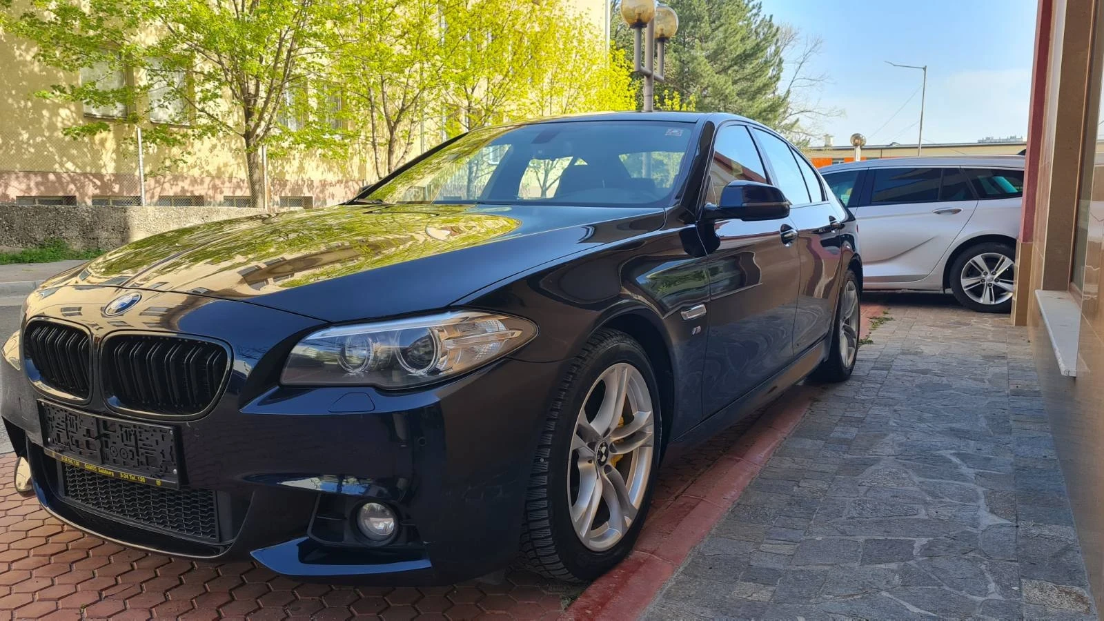 BMW 525 M-пакет X-drive 4x4 - изображение 6 | Auto.bg BMW 525 M-пакет X-drive 4x4 - изображение 6
