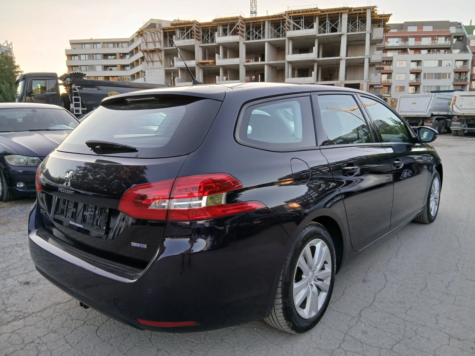 Peugeot 308 1.6 HDi (KATO НОВА) ЛИЗИНГ  EURO 6 !!! - изображение 5 | Auto.bg Peugeot 308 1.6 HDi (KATO НОВА) ЛИЗИНГ  EURO 6 !!! - изображение 5