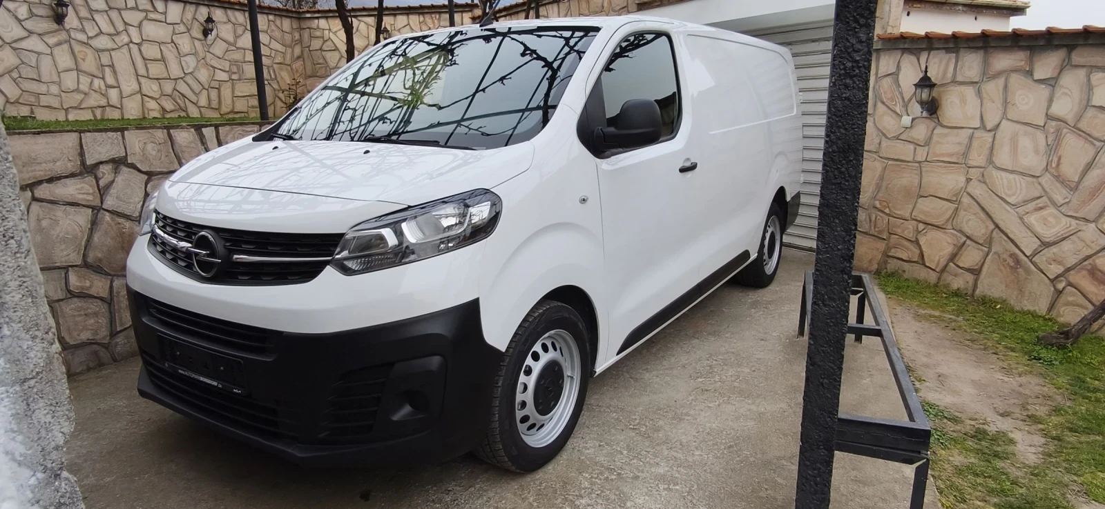 Opel Vivaro 2.0 KLIMA N1 MAXI EURO 6 | Auto.bg — изображение 1 Opel Vivaro 2.0 KLIMA N1 MAXI EURO 6 | Auto.bg — изображение 1