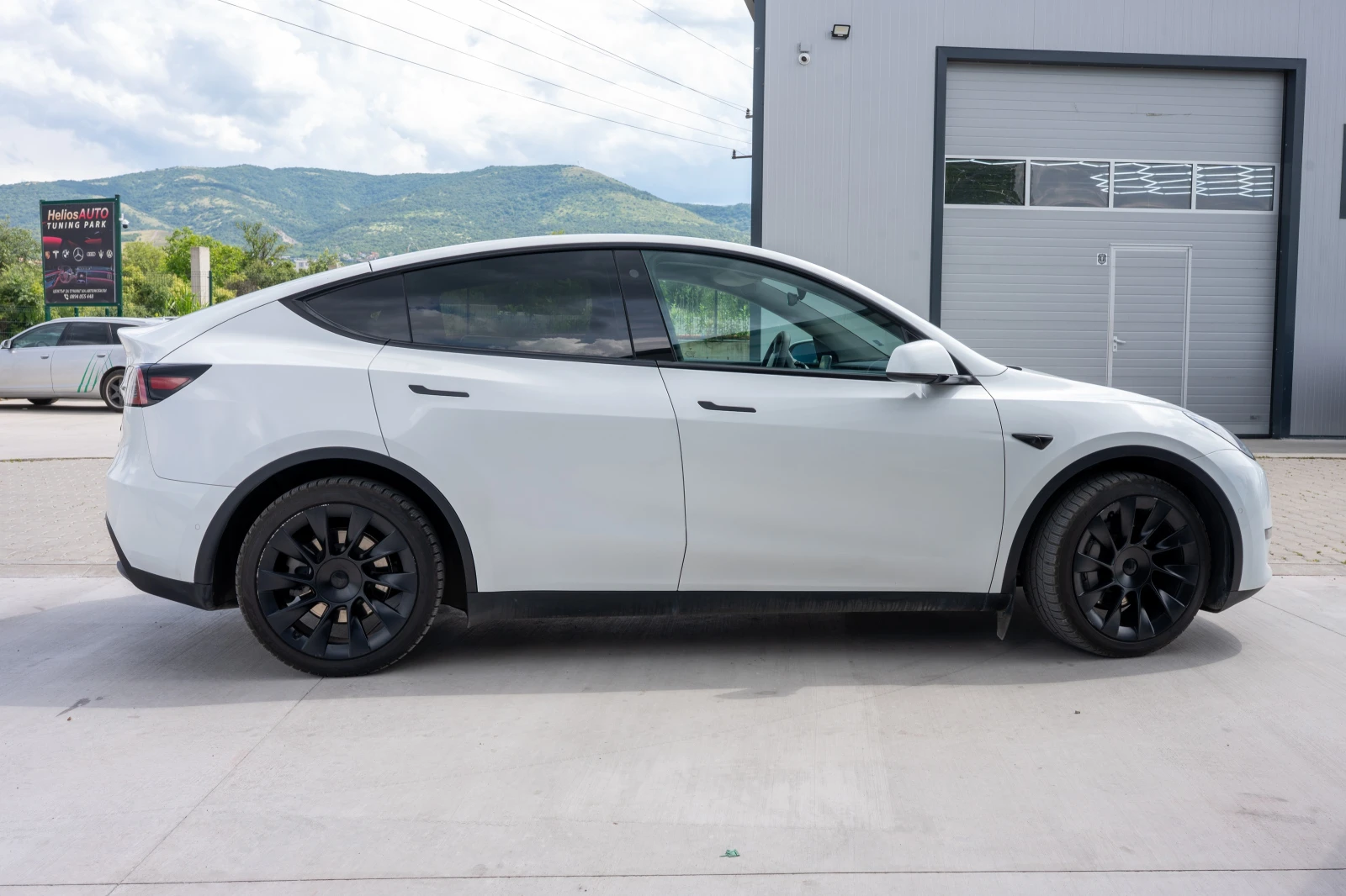 Tesla Model Y Long Range | Auto.bg — изображение 1 Tesla Model Y Long Range | Auto.bg — изображение 1