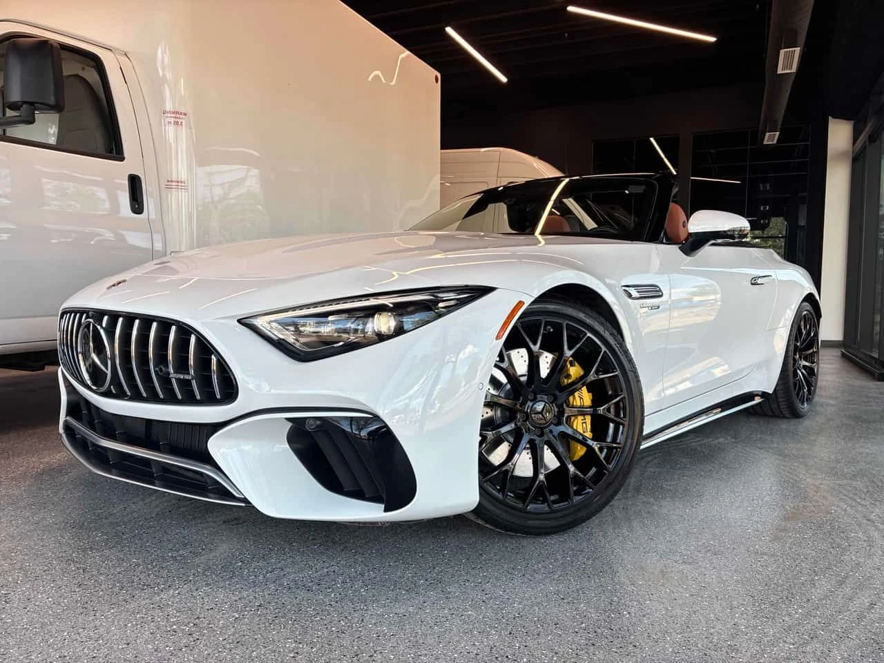 Mercedes-Benz SL 63 AMG * CARFAX * БЕЗ ПЪРВОНАЧАЛНА ВНОСКА | Auto.bg — изображение 1 Mercedes-Benz SL 63 AMG * CARFAX * БЕЗ ПЪРВОНАЧАЛНА ВНОСКА | Auto.bg — изображение 1