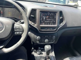 Jeep Cherokee * Trailhawk Elite * CARFAX * ОПЦИЯ ЗА ФИНАНСИРАНЕ | Auto.bg — изображение 9 Jeep Cherokee * Trailhawk Elite * CARFAX * ОПЦИЯ ЗА ФИНАНСИРАНЕ | Auto.bg — изображение 9