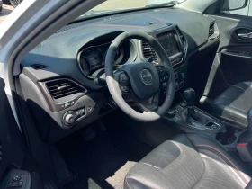 Jeep Cherokee * Trailhawk Elite * CARFAX * ОПЦИЯ ЗА ФИНАНСИРАНЕ | Auto.bg — изображение 5 Jeep Cherokee * Trailhawk Elite * CARFAX * ОПЦИЯ ЗА ФИНАНСИРАНЕ | Auto.bg — изображение 5