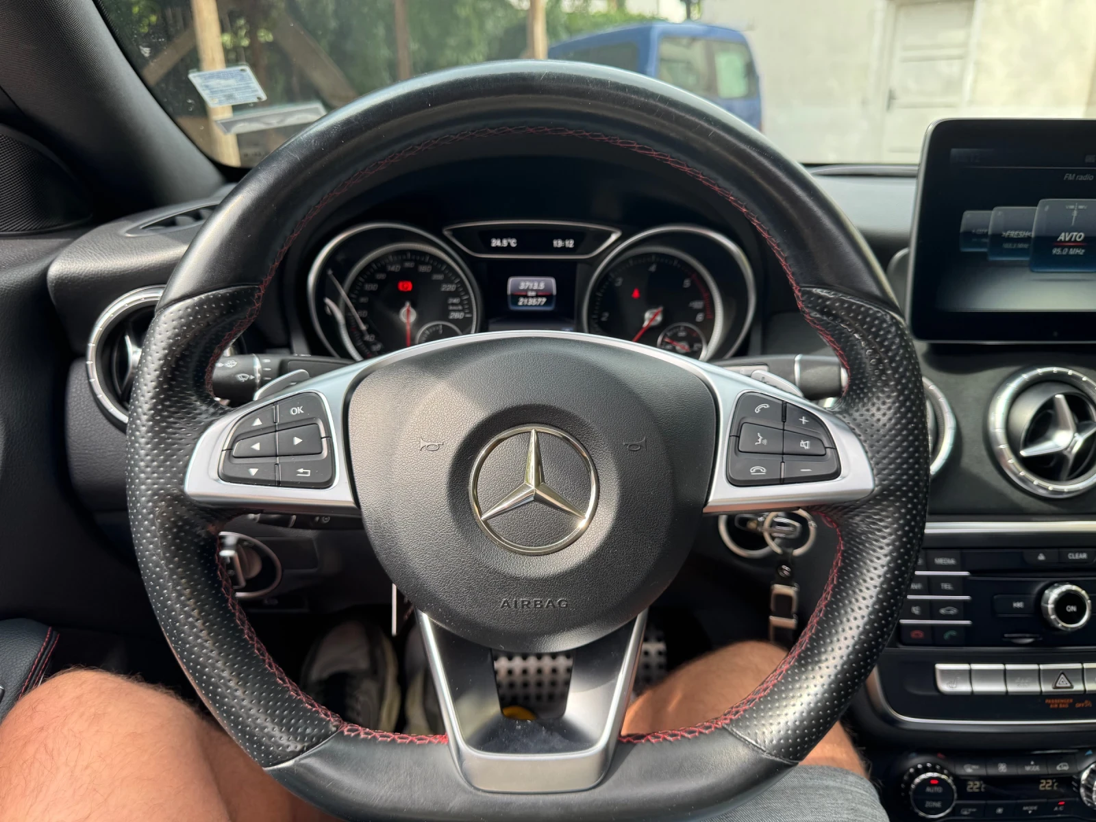 Mercedes-Benz CLA 220 * * AMG* * F1* * PODGREV* * PANORAMA* * AUTOMAT - изображение 5 | Auto.bg Mercedes-Benz CLA 220 * * AMG* * F1* * PODGREV* * PANORAMA* * AUTOMAT - изображение 5