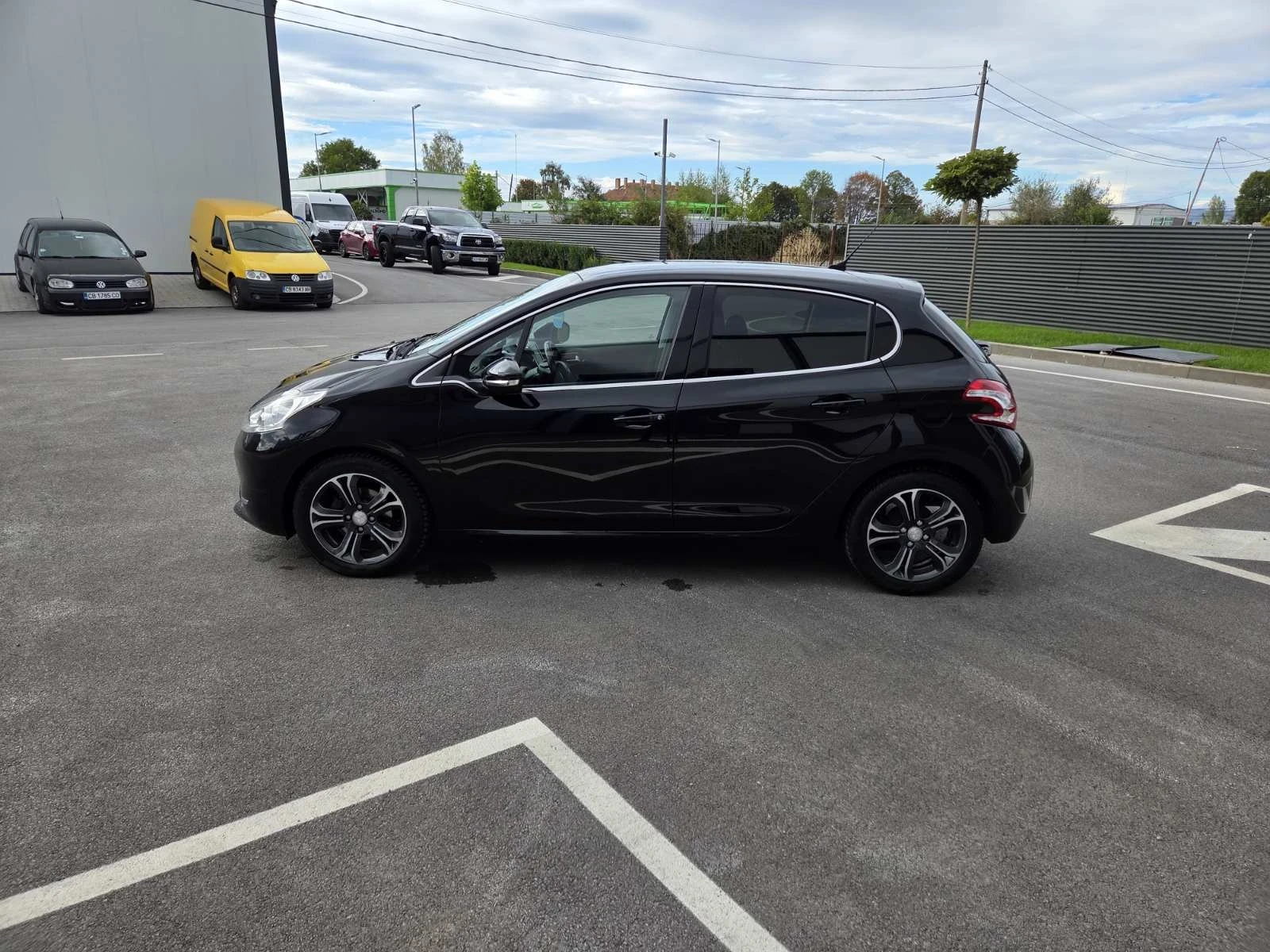 Peugeot 208 1.4HDI ALLURE - изображение 4 | Auto.bg Peugeot 208 1.4HDI ALLURE - изображение 4