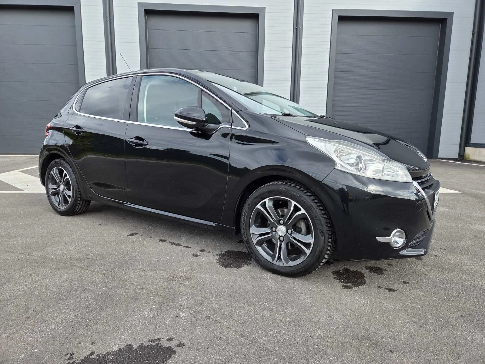 Peugeot 208 1.4HDI ALLURE - изображение 9 | Auto.bg Peugeot 208 1.4HDI ALLURE - изображение 9