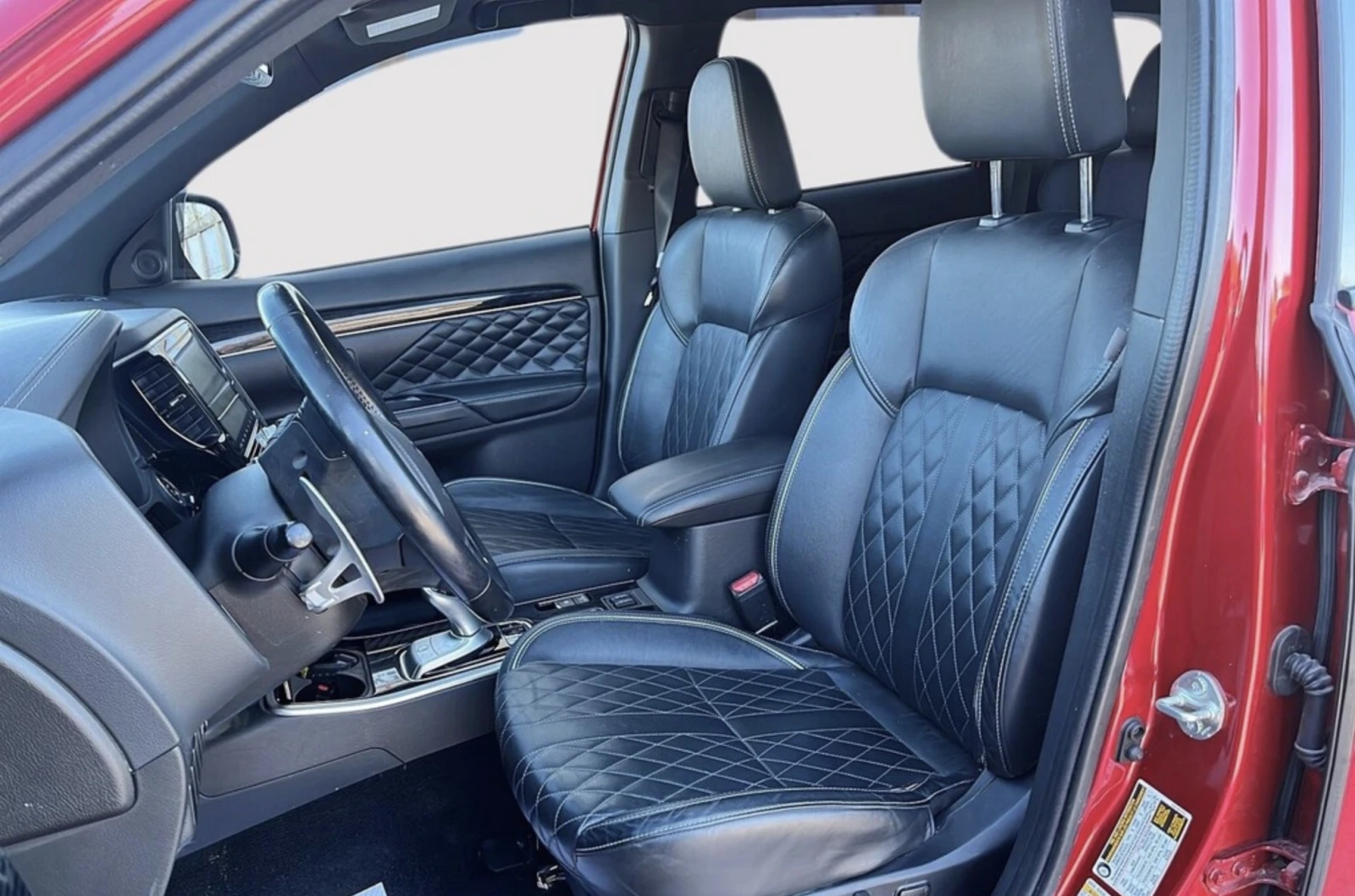 Mitsubishi Outlander PHEV Black Edition - изображение 8 | Auto.bg Mitsubishi Outlander PHEV Black Edition - изображение 8