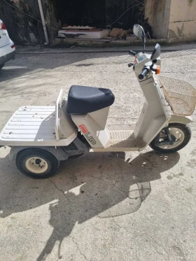 Honda Zoomer Електрически стартер, кош, контрол над стабилностт | Auto.bg — изображение 6 Honda Zoomer Електрически стартер, кош, контрол над стабилностт | Auto.bg — изображение 6