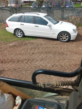 Mercedes-Benz 220 - 2500 € / 4889.57 лв. - 64784219 4 | Car24.bg Mercedes-Benz 220 - 2500 € / 4889.57 лв. - 64784219 4