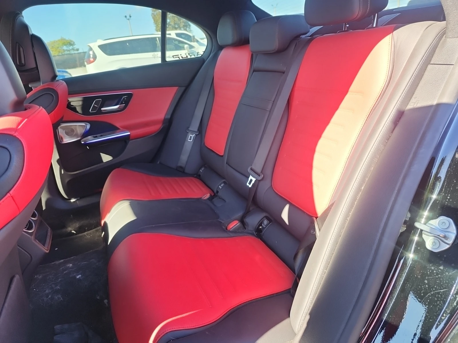 Mercedes-Benz C 43 AMG AWD * CARFAX * АвтоКредит * Цена до България*  - изображение 10 | Auto.bg Mercedes-Benz C 43 AMG AWD * CARFAX * АвтоКредит * Цена до България*  - изображение 10