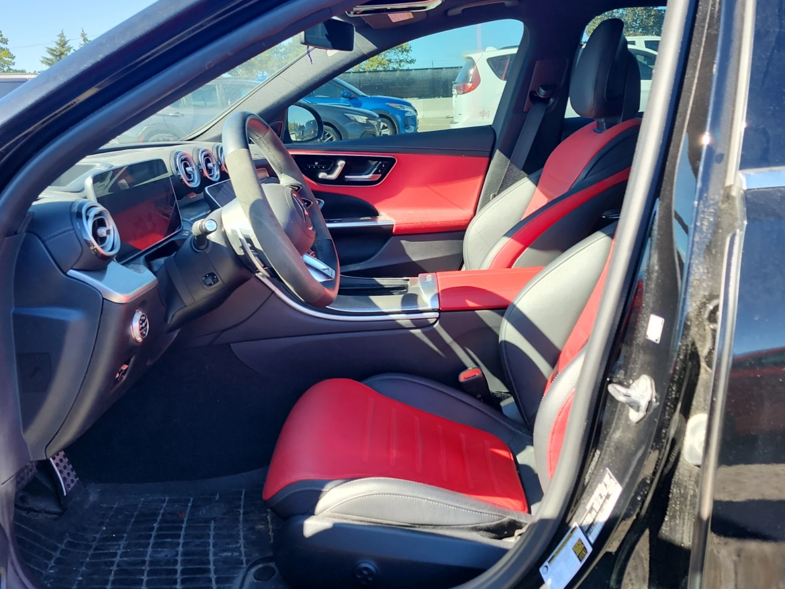 Mercedes-Benz C 43 AMG AWD * CARFAX * АвтоКредит * Цена до България*  - изображение 6 | Auto.bg Mercedes-Benz C 43 AMG AWD * CARFAX * АвтоКредит * Цена до България*  - изображение 6