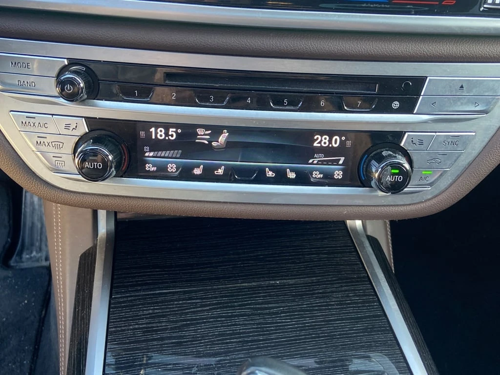 BMW 750 * 750I XDRIVE * CARFAX * БЕЗ ПЪРВОНАЧАЛНА ВНОСКА - изображение 10 | Auto.bg BMW 750 * 750I XDRIVE * CARFAX * БЕЗ ПЪРВОНАЧАЛНА ВНОСКА - изображение 10