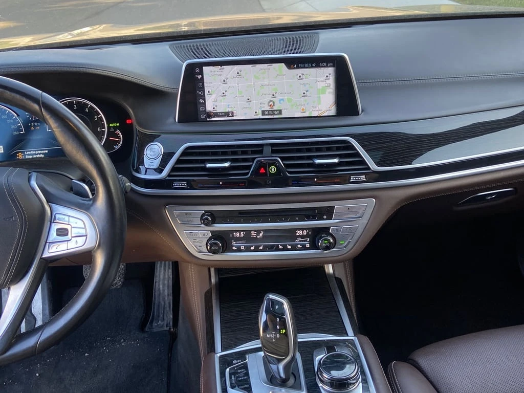 BMW 750 * 750I XDRIVE * CARFAX * БЕЗ ПЪРВОНАЧАЛНА ВНОСКА - изображение 9 | Auto.bg BMW 750 * 750I XDRIVE * CARFAX * БЕЗ ПЪРВОНАЧАЛНА ВНОСКА - изображение 9