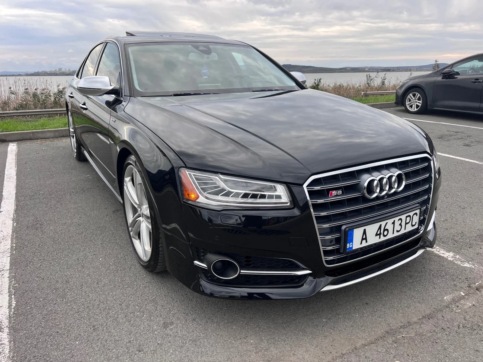 Audi S8 125 000КМ / NIGHT VISION / ОБДУХВАНЕ / 360 КАМЕРИ - изображение 2 | Auto.bg Audi S8 125 000КМ / NIGHT VISION / ОБДУХВАНЕ / 360 КАМЕРИ - изображение 2