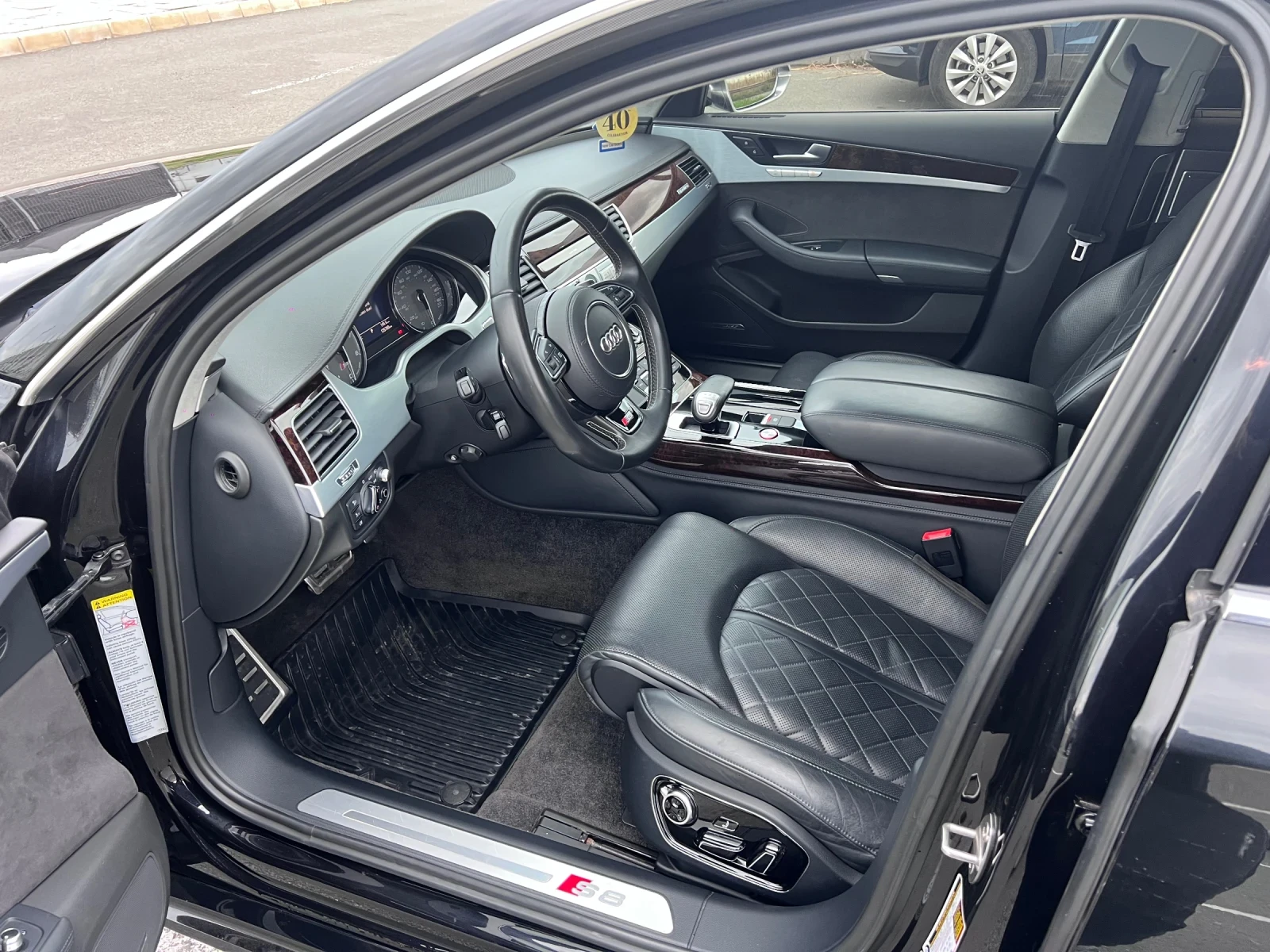 Audi S8 125 000КМ / NIGHT VISION / ОБДУХВАНЕ / 360 КАМЕРИ - изображение 5 | Auto.bg Audi S8 125 000КМ / NIGHT VISION / ОБДУХВАНЕ / 360 КАМЕРИ - изображение 5
