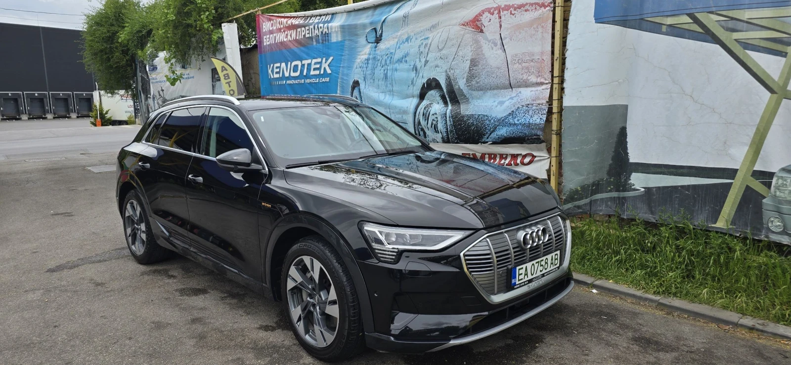 Audi E-Tron  55 Technic , matrix,  Quattro, СПЕШНО!!!!!!! - изображение 2 | Auto.bg Audi E-Tron  55 Technic , matrix,  Quattro, СПЕШНО!!!!!!! - изображение 2