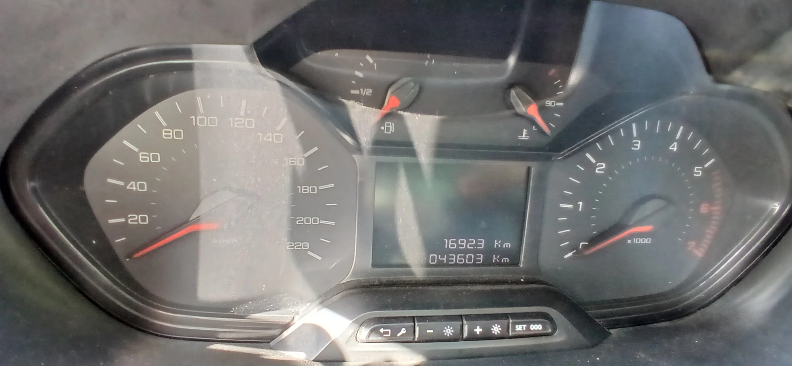 Peugeot Partner 1.5 hdi с ддс - изображение 6 | Auto.bg Peugeot Partner 1.5 hdi с ддс - изображение 6