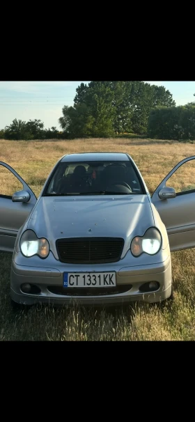 Снимка Mercedes-Benz 200