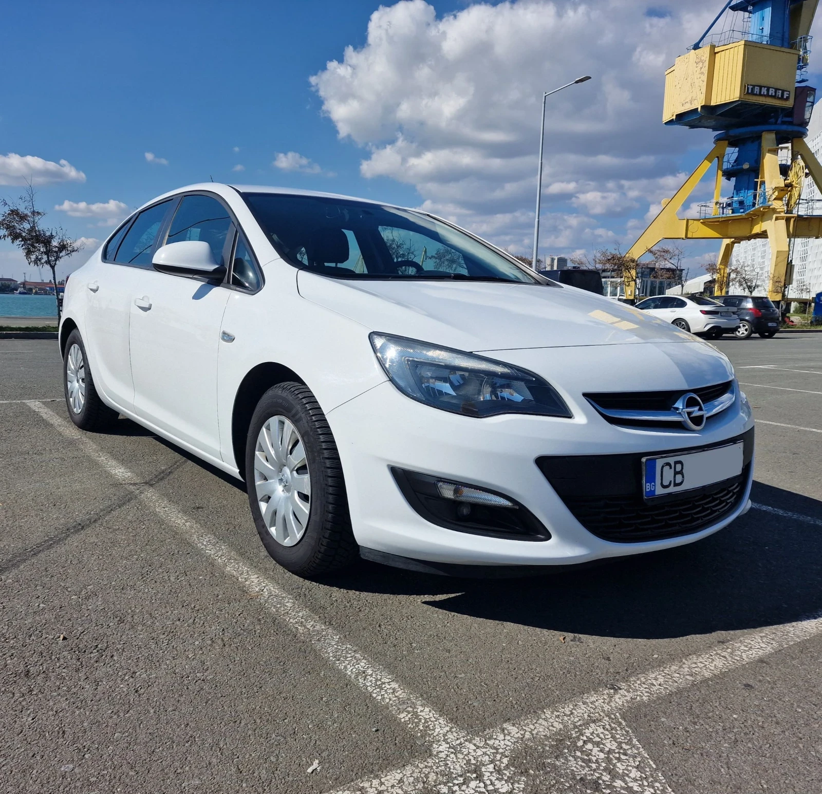 Opel Astra Model J Notchback - изображение 3 | Auto.bg Opel Astra Model J Notchback - изображение 3