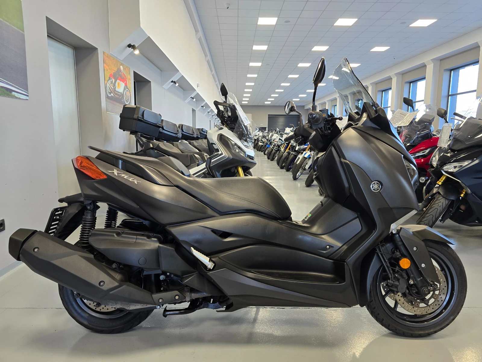 Yamaha X-max 400ie, ABS-TCS, 2018г., 18450км.! - изображение 2 | Auto.bg Yamaha X-max 400ie, ABS-TCS, 2018г., 18450км.! - изображение 2
