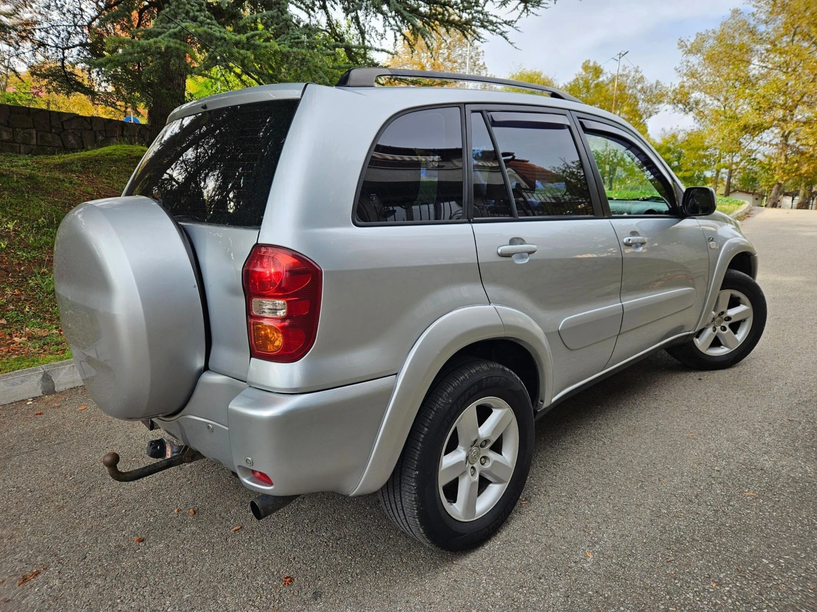 Toyota Rav4 2.0 D-4D 4x4 16V (116к.с) /FACELIFT/ТОП СЪСТОЯНИЕ - изображение 4 | Auto.bg Toyota Rav4 2.0 D-4D 4x4 16V (116к.с) /FACELIFT/ТОП СЪСТОЯНИЕ - изображение 4