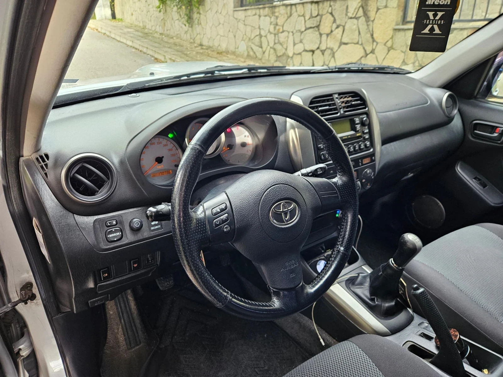 Toyota Rav4 2.0 D-4D 4x4 16V (116к.с) /FACELIFT/ТОП СЪСТОЯНИЕ - изображение 9 | Auto.bg Toyota Rav4 2.0 D-4D 4x4 16V (116к.с) /FACELIFT/ТОП СЪСТОЯНИЕ - изображение 9