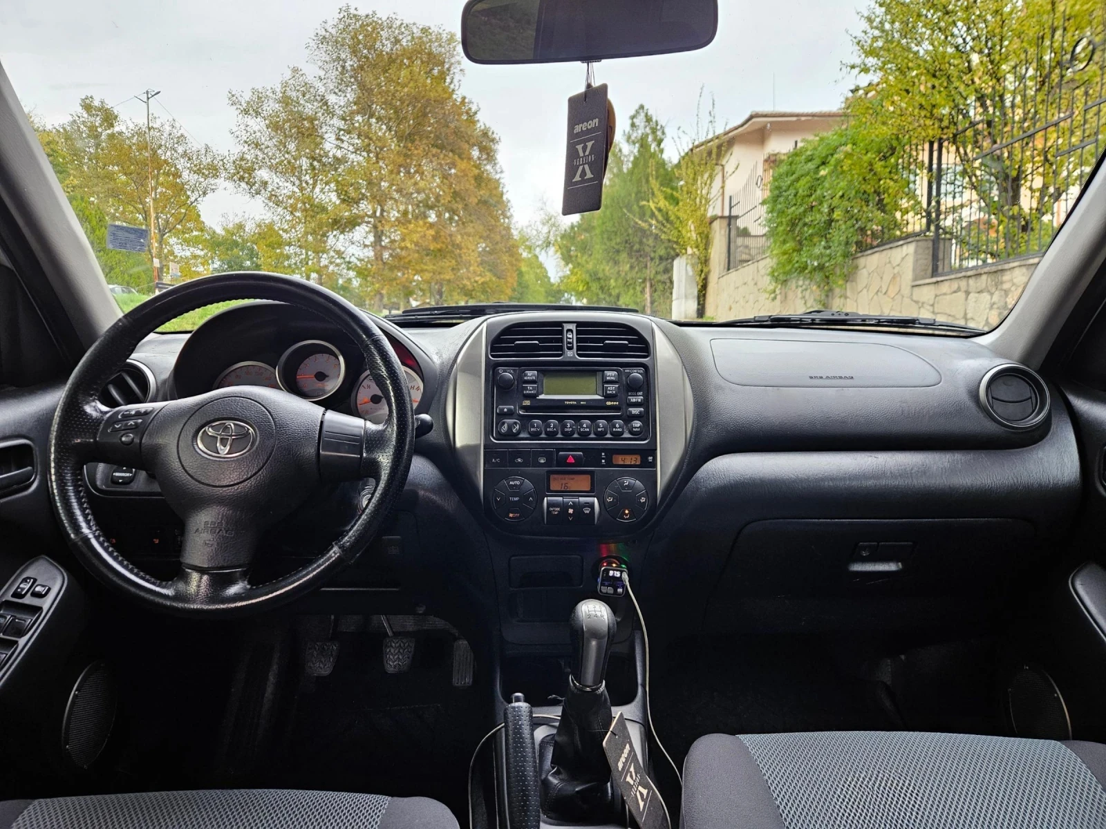 Toyota Rav4 2.0 D-4D 4x4 16V (116к.с) /FACELIFT/ТОП СЪСТОЯНИЕ - изображение 10 | Auto.bg Toyota Rav4 2.0 D-4D 4x4 16V (116к.с) /FACELIFT/ТОП СЪСТОЯНИЕ - изображение 10