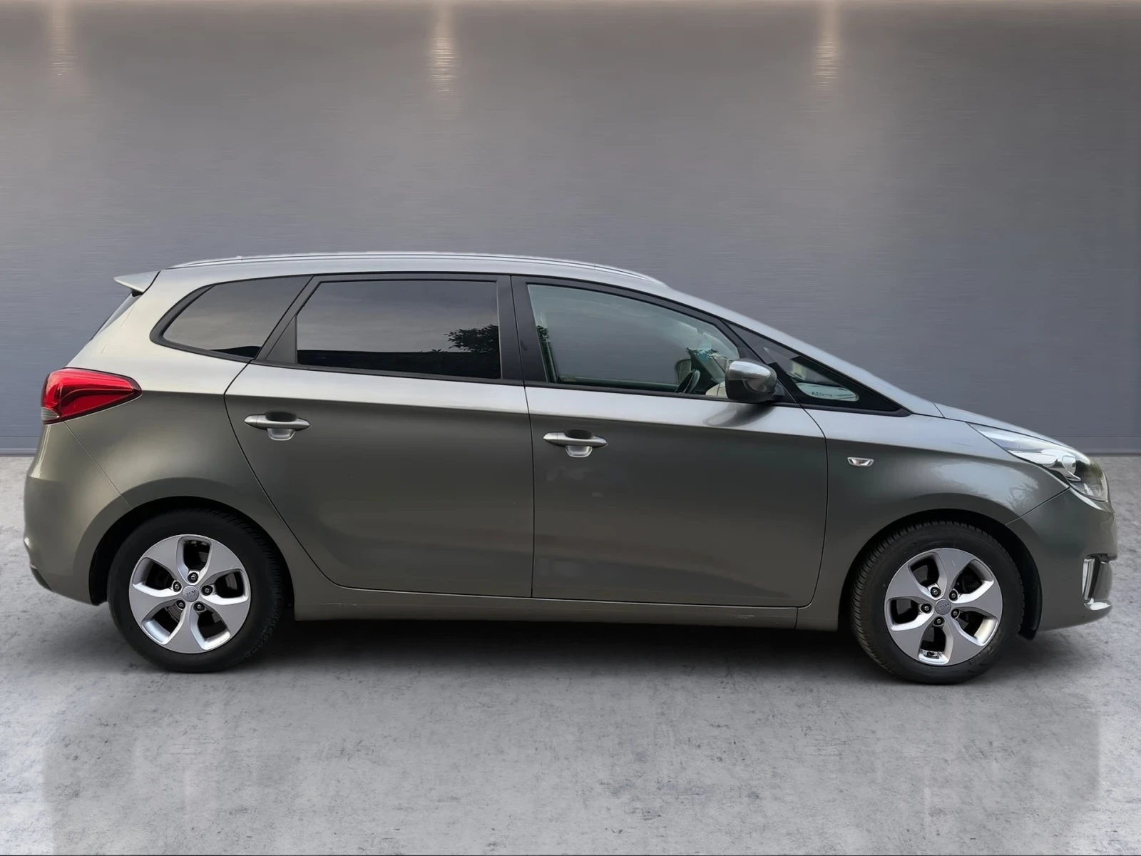 Kia Carens 1.7 CRDI Active - изображение 5 | Auto.bg Kia Carens 1.7 CRDI Active - изображение 5