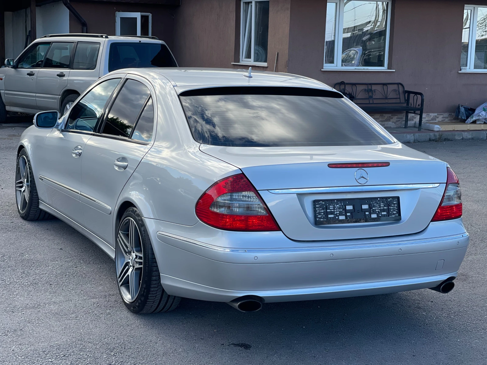 Mercedes-Benz E 320 CDi Avantgarde Facelift - изображение 4 | Auto.bg Mercedes-Benz E 320 CDi Avantgarde Facelift - изображение 4