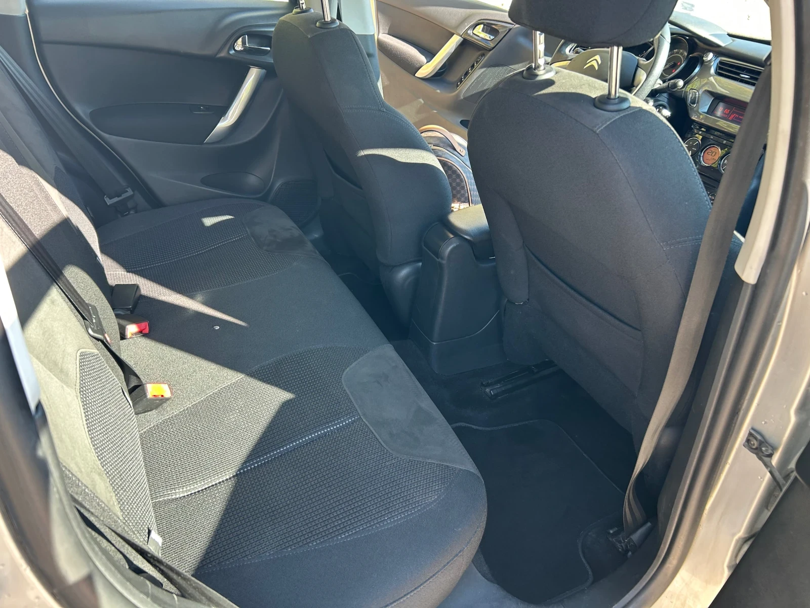 Citroen C3 1.4 HDI Exclusive - изображение 7 | Auto.bg Citroen C3 1.4 HDI Exclusive - изображение 7