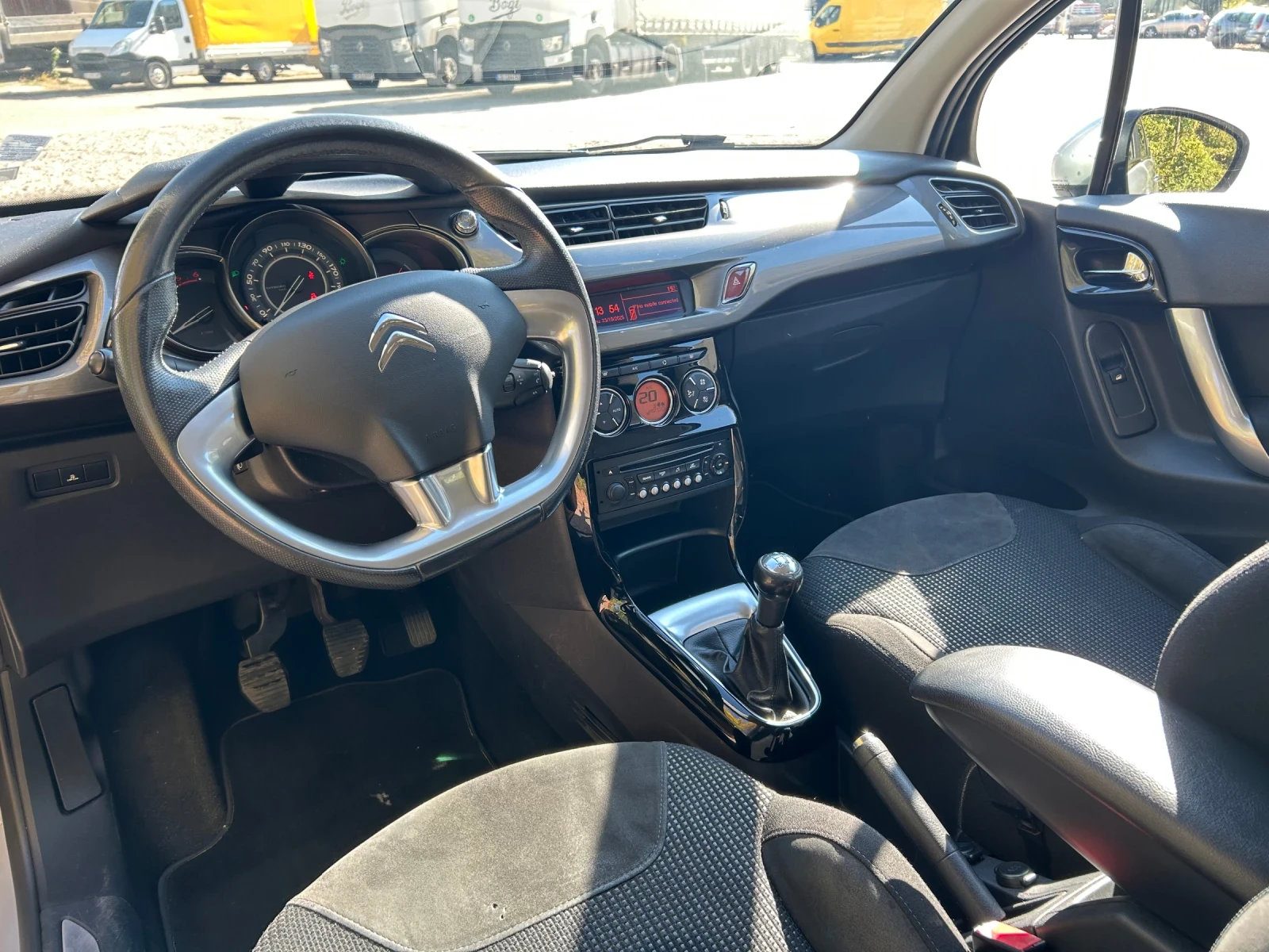 Citroen C3 1.4 HDI Exclusive - изображение 6 | Auto.bg Citroen C3 1.4 HDI Exclusive - изображение 6