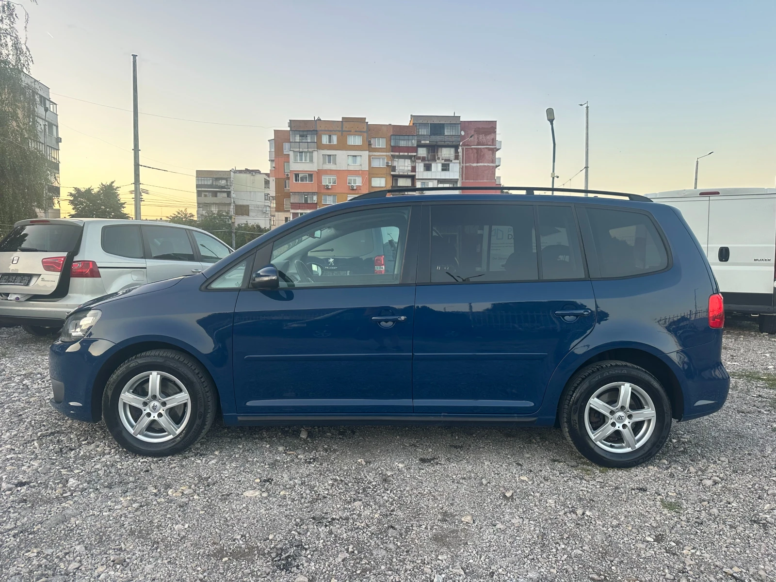 VW Touran 1.6i 105kc NAVI FACE - изображение 6 | Auto.bg VW Touran 1.6i 105kc NAVI FACE - изображение 6