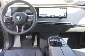 BMW iX 60 XDRIVE M-SPORT H/K HEAD-UP 360-CAMERA | Auto.bg — изображение 5 BMW iX 60 XDRIVE M-SPORT H/K HEAD-UP 360-CAMERA | Auto.bg — изображение 5