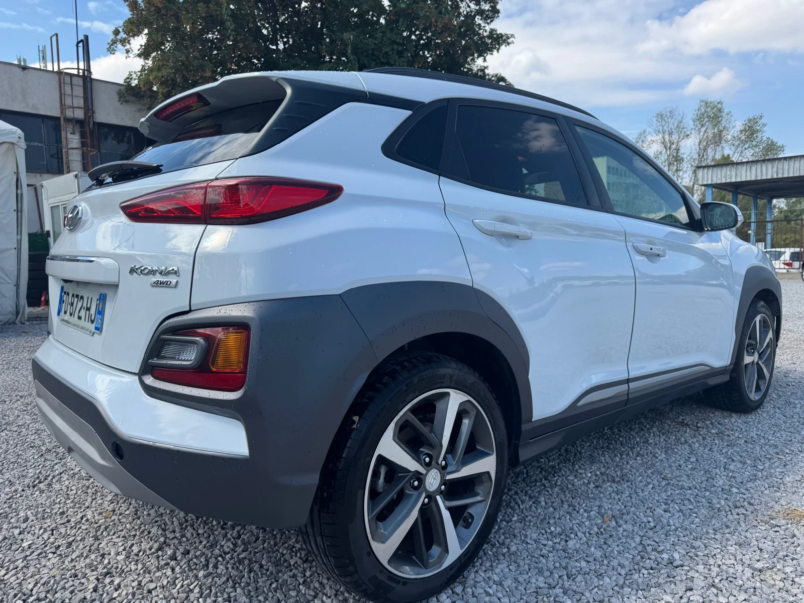 Hyundai Kona 1.6CRDI / 136ps / FULL EXTRI/ 117 хил км / 4х4  - изображение 4 | Auto.bg Hyundai Kona 1.6CRDI / 136ps / FULL EXTRI/ 117 хил км / 4х4  - изображение 4