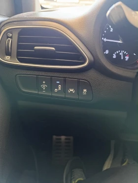 Hyundai I30 1.6 CRDi (136к.с.) AUTOMATIC | Закупена от Хюндай | Auto.bg — изображение 13 Hyundai I30 1.6 CRDi (136к.с.) AUTOMATIC | Закупена от Хюндай | Auto.bg — изображение 13