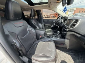 Jeep Cherokee * Trailhawk Leather Plus * CARFAX * ЦЕНА ДО БГ | Auto.bg — изображение 15 Jeep Cherokee * Trailhawk Leather Plus * CARFAX * ЦЕНА ДО БГ | Auto.bg — изображение 15