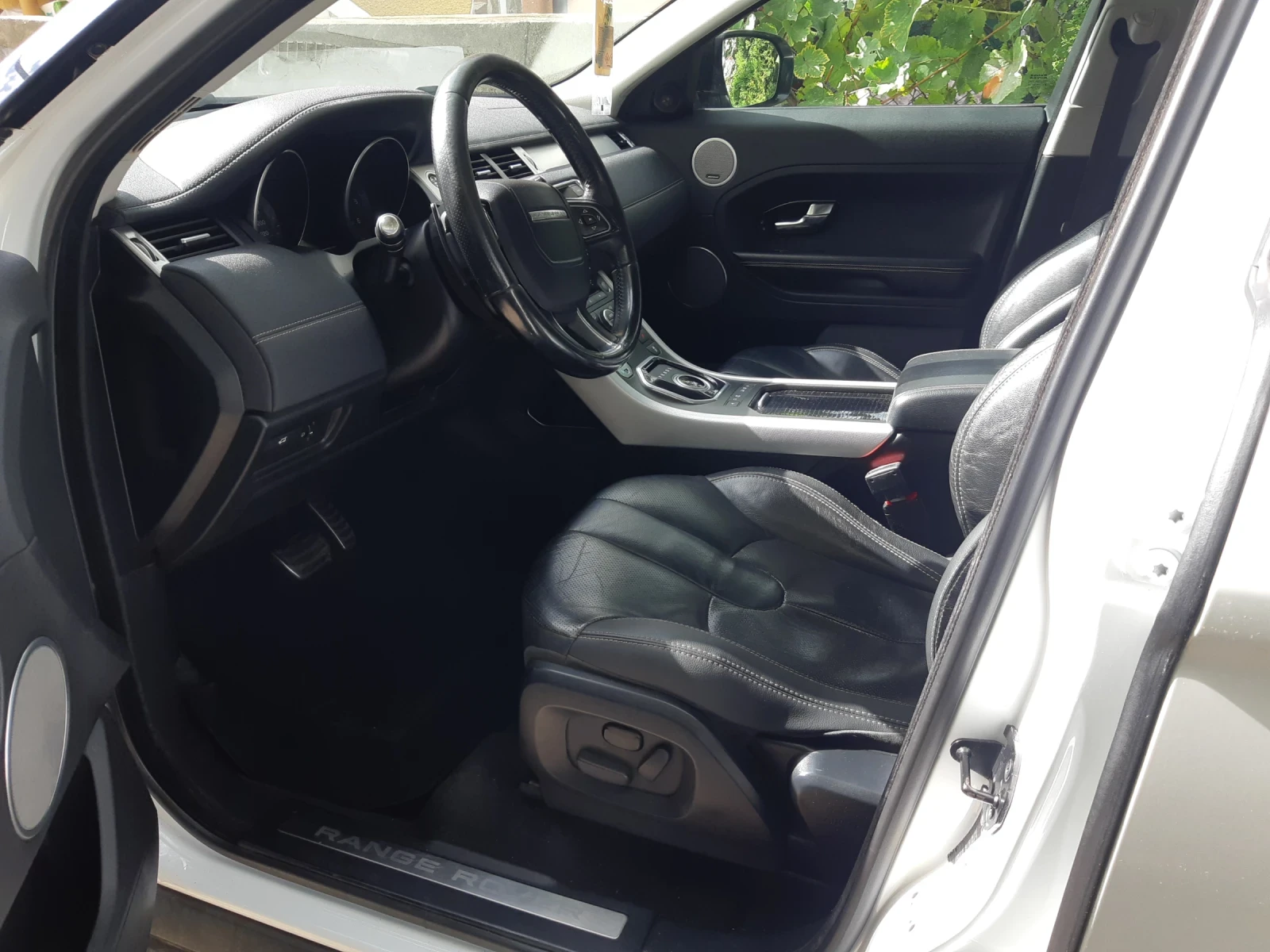 Land Rover Range Rover Evoque 2.2d  4x4 - изображение 9 | Auto.bg Land Rover Range Rover Evoque 2.2d  4x4 - изображение 9