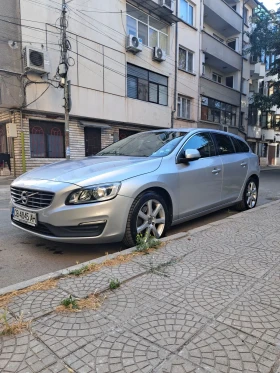 Volvo V60 D5 AWD - 9200 € / 17993.64 лв. - 70575407 6 | Car24.bg Volvo V60 D5 AWD - 9200 € / 17993.64 лв. - 70575407 6