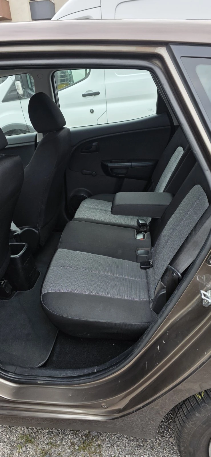 Kia Venga 1.6 ISG - изображение 9 | Auto.bg Kia Venga 1.6 ISG - изображение 9