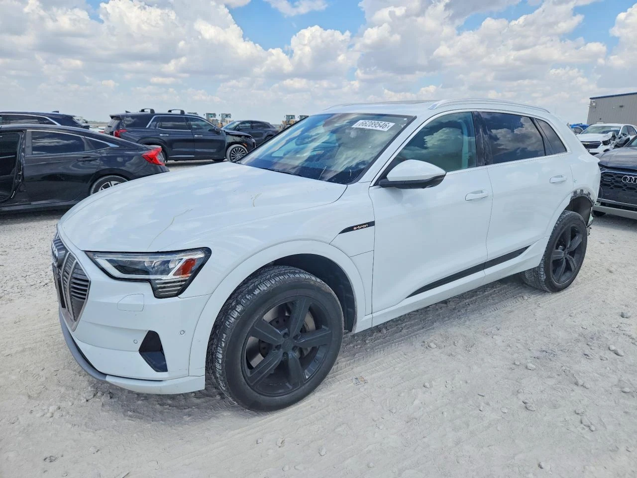 Audi E-Tron Premium Plus | Auto.bg — изображение 1 Audi E-Tron Premium Plus | Auto.bg — изображение 1