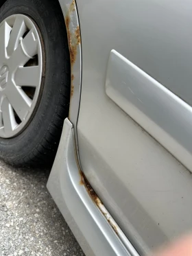 Suzuki Liana 1.6 - 2500 € / 4889.57 лв. - 75592485 5 | Car24.bg Suzuki Liana 1.6 - 2500 € / 4889.57 лв. - 75592485 5